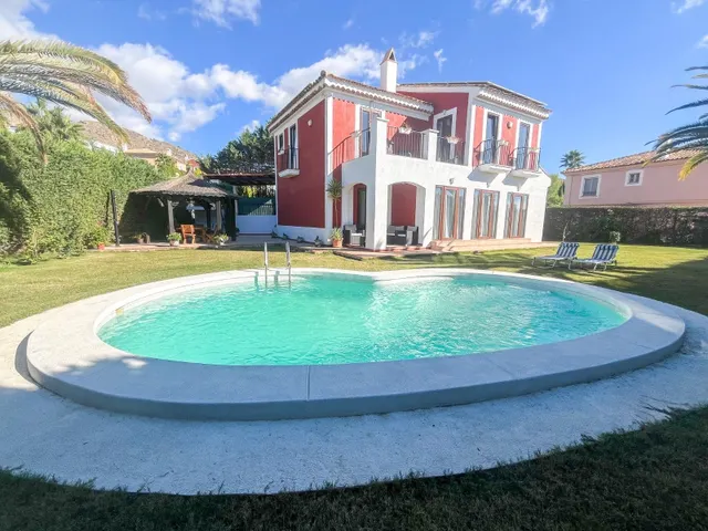 Villa 4 habitaciones 225m² en venta - Sierra cortina