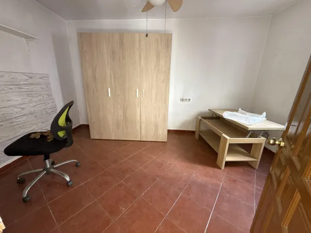 Casa con patio, terraza y potencial de ampliación en Fuengirola — 10