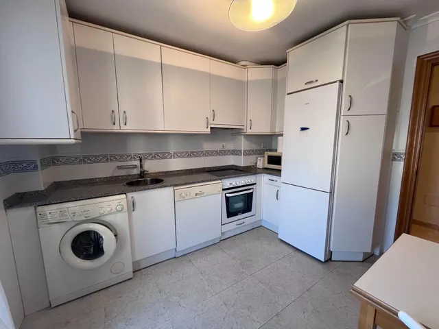 Gran piso de esquina de 3 dormitorios con garaje cerrado opcional en Colindres — 43