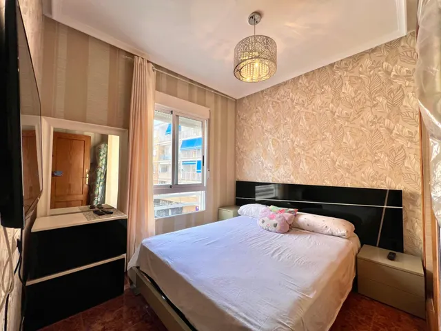 APARTAMENTO DE 3 habitaciones, TODO EXTERIOR, RODEADO DE TODOS LOS SERVICIOS A TAN SOLO 450mts DEL MAR — 30