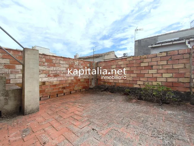 CASA PARA REFORMAR A LA VENTA EN PALOMAR. — 2