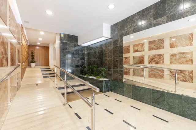 Amplia vivienda en pleno centro de Granada — 49