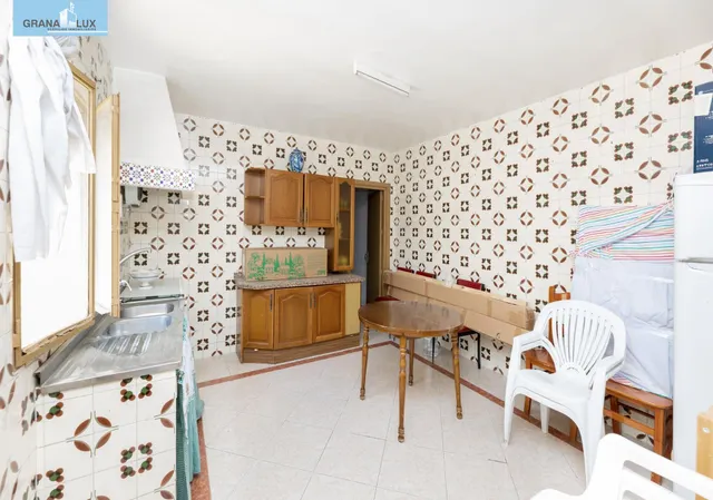¡CASA EN UNA SOLA PLANTA, CREA TU VIVIENDA IDEAL EN ALBOLOTE! Casa en una sola planta con patio, garaje y un gran potencial. — 7
