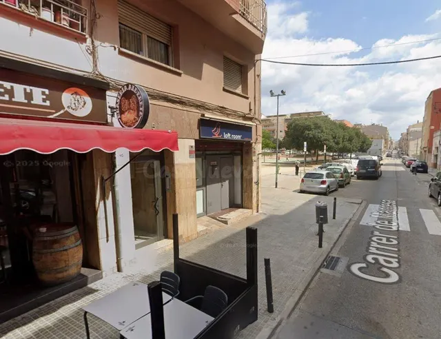 SE VENDE piso OKUPADO en Calle Manresa 5 de Terrassa, Barcelona. — 2