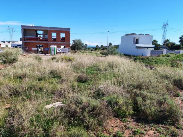 SE VENDE SOLAR EN EL AREA 6 DE 162 METROS CUADRADOS - foto 2