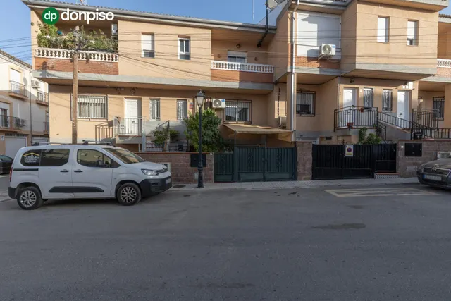 PRECIOSO ADOSADO CON PATIO, TERRAZA, COCHERA Y ESTUFA DE LEÑA EN LAS GABIAS (GRANADA) — 35