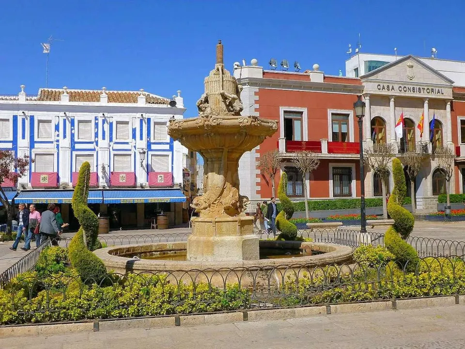 VENTA DE CASA EN VALDEPEÑAS ( CIUDAD REAL )