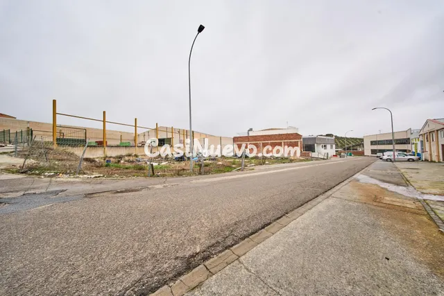 SUELO EN VENTA POLIGONO EL CEREZO ( CASTILO DE LOCUBIN) DE 1 - foto 2