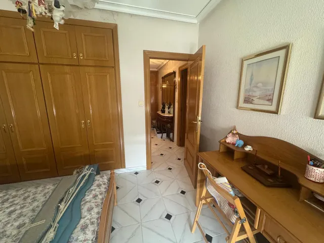 Edificio de dos apartamentos con terraza y garaje — 8