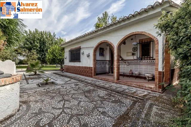 Espectacular Chalet en Ogijares - Ideal para Familias — 4