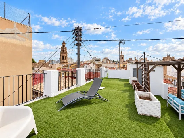Vivienda con encanto y terraza privada en el corazón de Ciut - foto 3