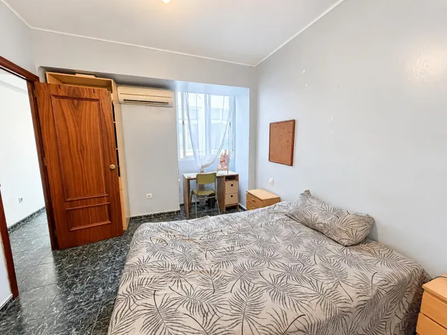 Piso en venta en avd. pablo iglesias, Almería – ideal para inversores  96.000€ — 19