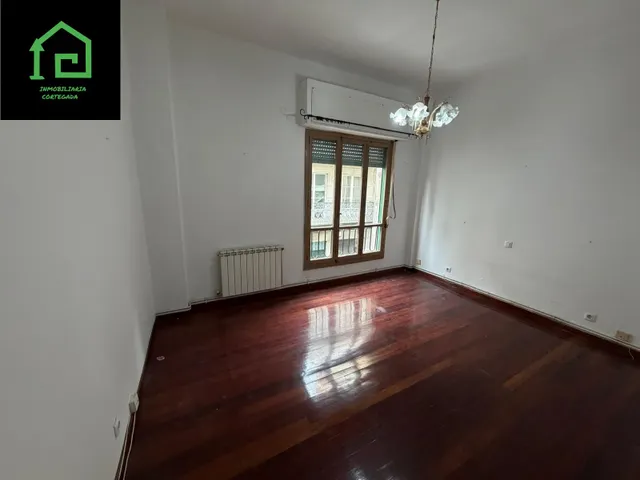 AMPLIO PISO EN PLENO CENTRO DE VILAGARCÍA DE AROUSA PARA REFORMAR — 15