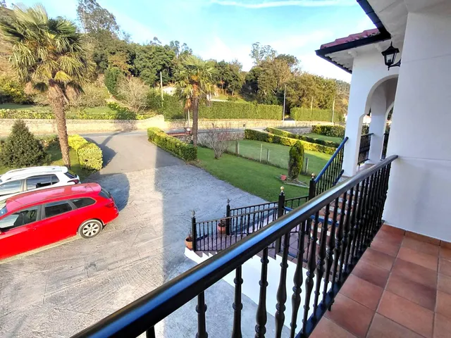 CASA INDEPENDIENTE CON JARDÍN — 28
