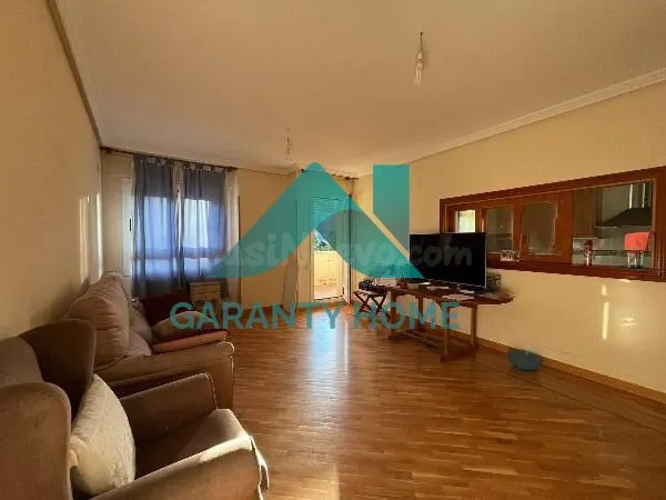 Se alquila piso amplio en zona r-66 — 4