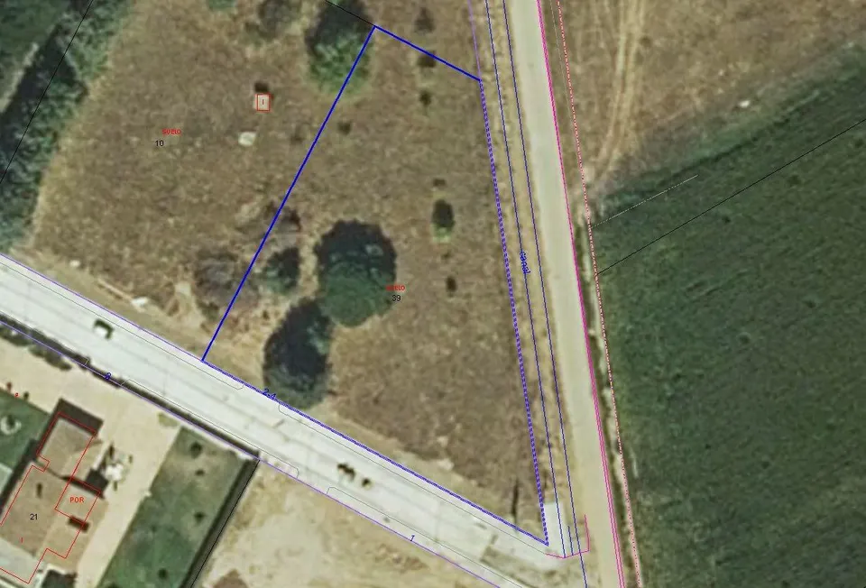 Urbis te ofrece una parcela en venta en zona Naharros del Río, Pelabravo, Salamanca.