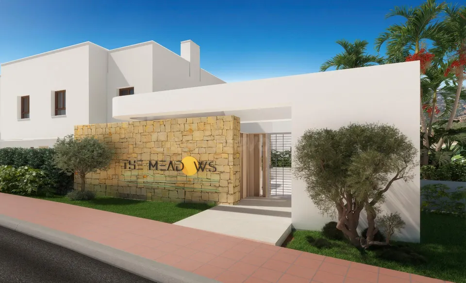 Un nuevo proyecto en La Cala Resort compuesto por 26 amplios adosados en primera línea de golf con vistas panorámicas sobre el residencial y el valle de Mijas.