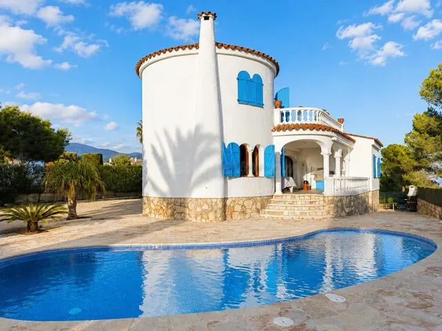 Fántastica casa de estilo catalan en 1ª línea de mar con vis - foto 2