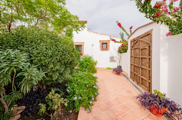Casa de Campo Reformada en Villanueva de la Concepción: Paz, Elegancia y Vistas Únicas — 11