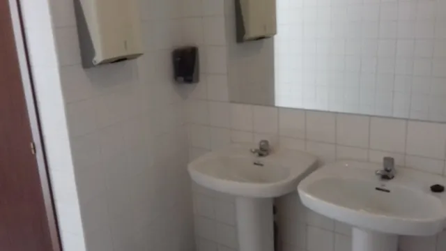 SE VENDE LOCAL, ZONA VIRXE DA CERCA, DE 400 M2 — 10
