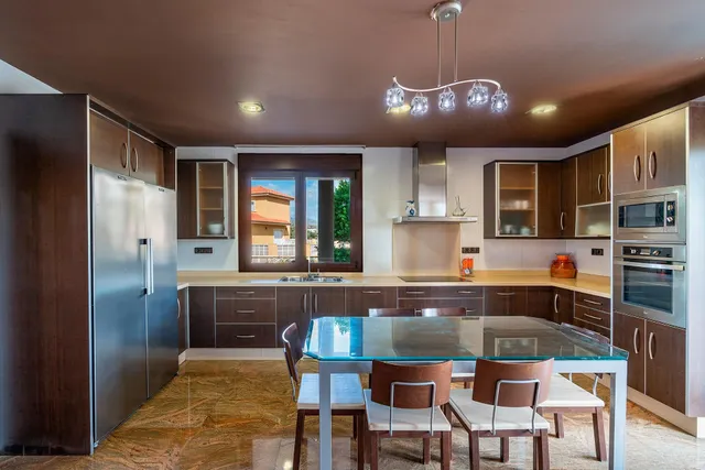 Exclusivo Chalet Independiente en Almerimar: Elegancia, Amplitud, Privacidad, Gran Parcela, Excelentes Calidades y Acabados de Lujo — 14