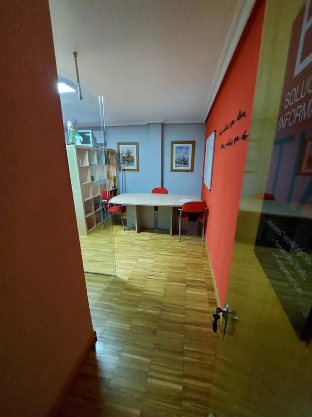 SE VENDE O ALQUILA LOCAL DE OFICINAS Y DESPACHOS EN BENIAJAN — 17