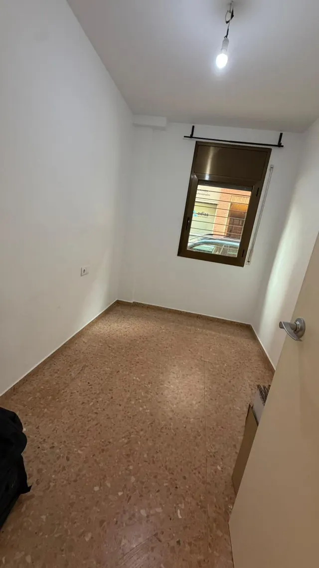 Planta baja de 3 habitaciones en el Eixample, junto a la Rambla de Sabadell — 14