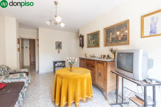 Piso con terraza y gran potencial junto a Camino de Ronda — 6
