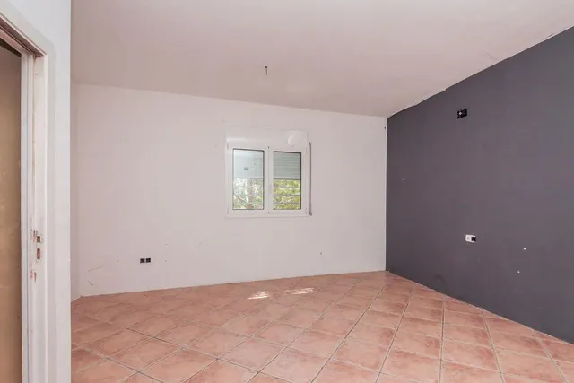 Casa independiente para reformar con vistas a la montaña en Olivella — 10