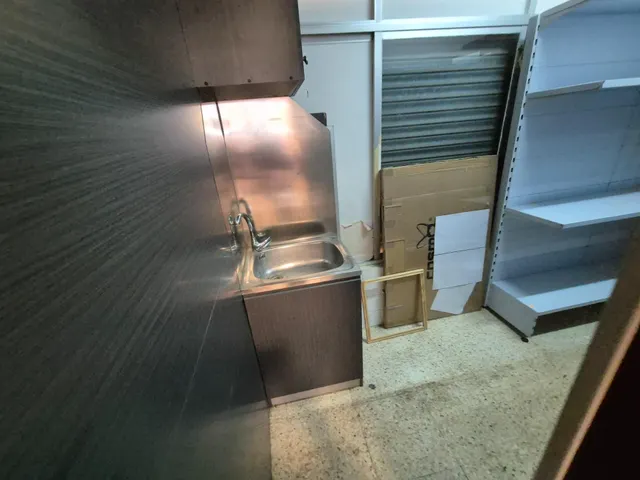 SE VENDE LOCAL COMERCIAL EN PETRER: OPORTUNIDAD ÚNICA — 11