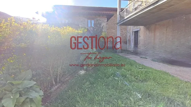 MAJESTUOSA CASA PARA REFORMAR. SOBA — 19