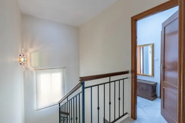Chalet pareado con piscina, jardín y bonitas vistas a Granada en La Zubia — 25