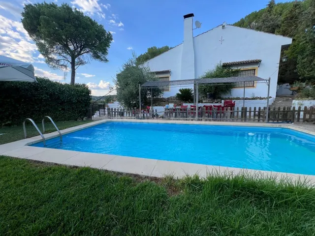 ¡¡ CHALET CON PISCINA EN TRASIERRAS!!