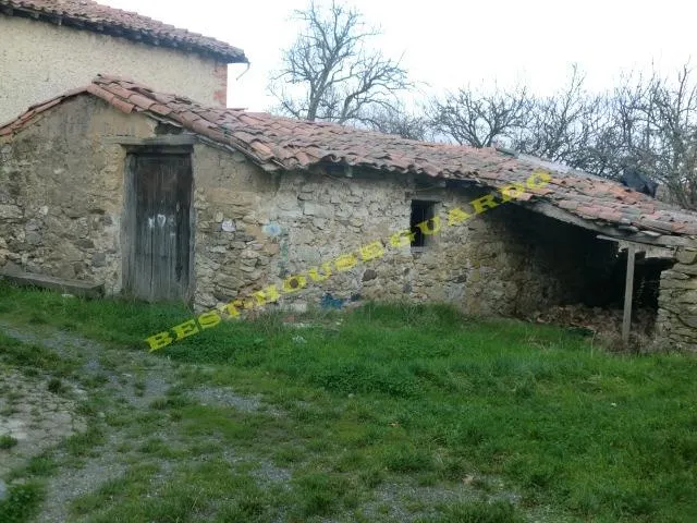 CASA COCHERA Y CHOCO PARA REFORMAR LAS HERAS — 12