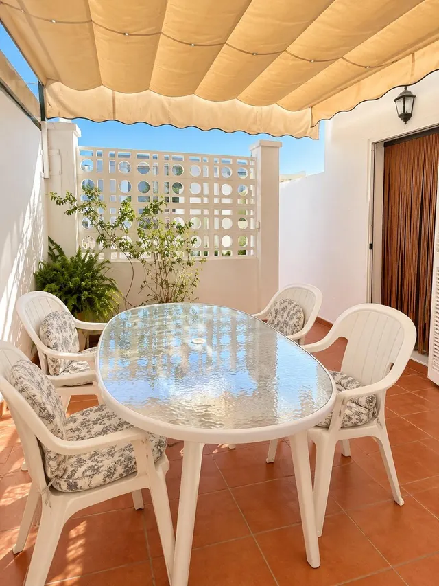 AMPLIA CASA ADOSADA Y ¡PLAZA DE APARCAMIENTO PROPIA! A 15 MINUTOS DE LA PLAYA A PIE — 18