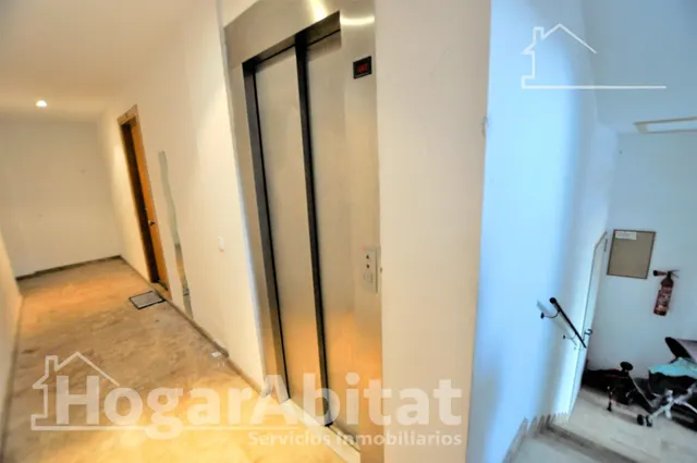 Excelente oportunidad en este amplio piso exterior con balcón, garaje y trastero — 34