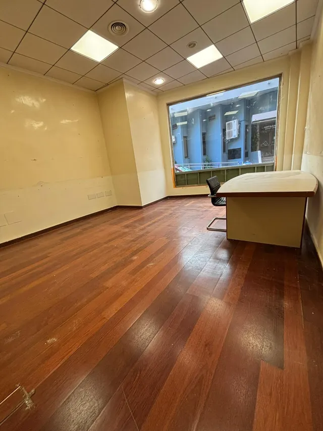 LOCAL COMERCIAL DE 300 m2 – ALQUILER CON OPCIÓN DE COMPRA — 19