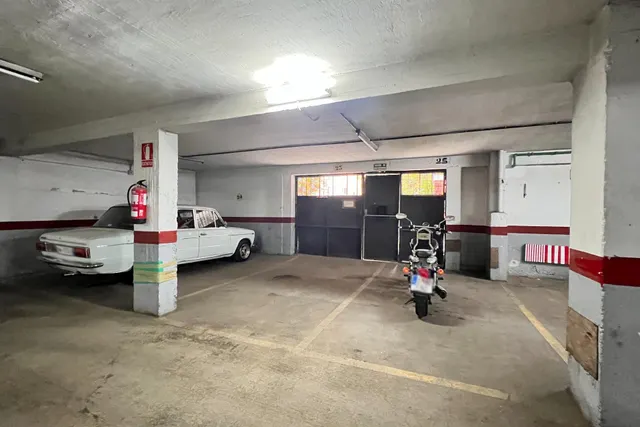 Garaje en Venta: Tu Inversión en Comodidad y Seguridad — 6