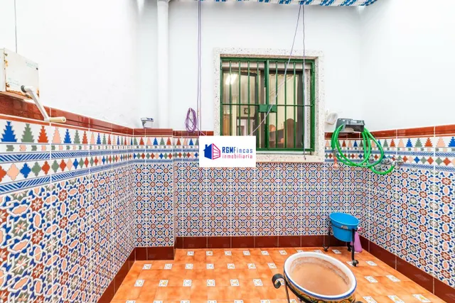 GRAN CASA CON DOS VIVIENDAS INDEPENDIENTES, AMPLIO PATIO Y AZOTEA – UNA OPORTUNIDAD ÚNICA PARA FAMILIAS O INVERSORES — 10
