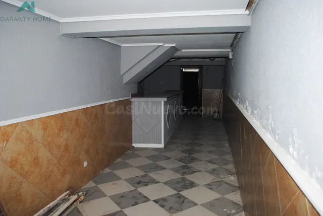 Se alquila local comercial en Ampuero