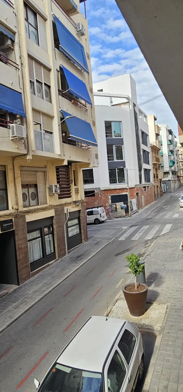 Acogedor Piso en Venta en San Blas, Alicante por €159,000 — 24