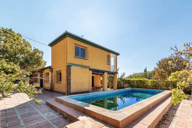 Chalet independiente con piscina y pista de tenis en Alfacar — 24