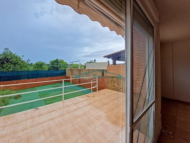 Chalet con jardín, 4 dormitorios y sótano independiente en Alfara de la Baronía — 21