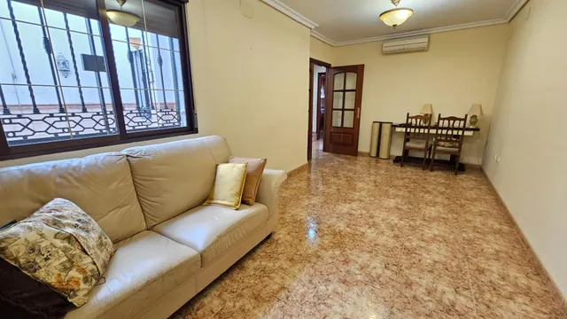 CAÑERO. Amplia Casa con cochera privada — 9