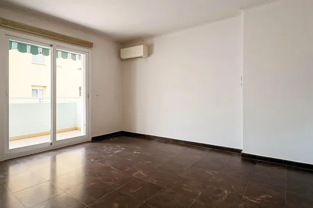 AMPLIO PISO EN PLENO CENTRO!!  TU HOGAR CON BALCÓN, TERRAZA Y ASCENSOR !! — 4