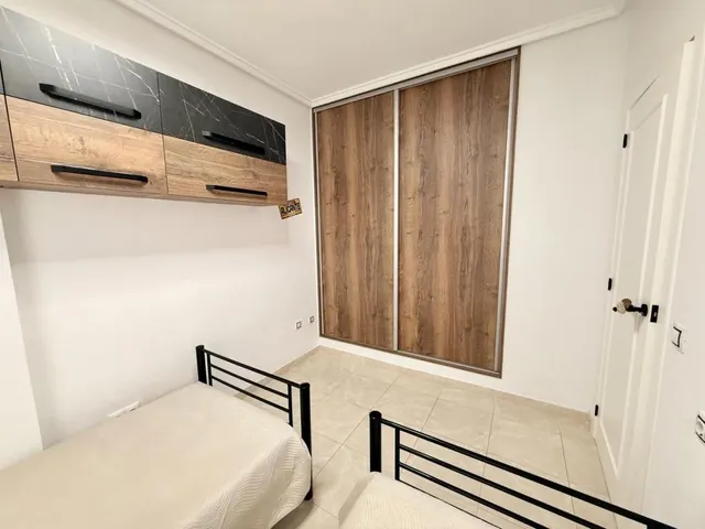 Apartamento 1 habitación 65m² en venta - Estacion de autobuses — 17