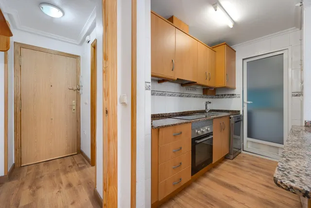 Apartamento 2 dormitorios con parking y piscina comunitaria en Torrevieja — 8