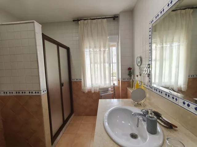 ESPECTACULAR CASA EN VENTA EN SAN ANTONIO (EL CARPIO) — 10
