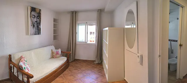 Piso en planta baja con terraza privada y barbacoa en el centro de Tortosa — 9