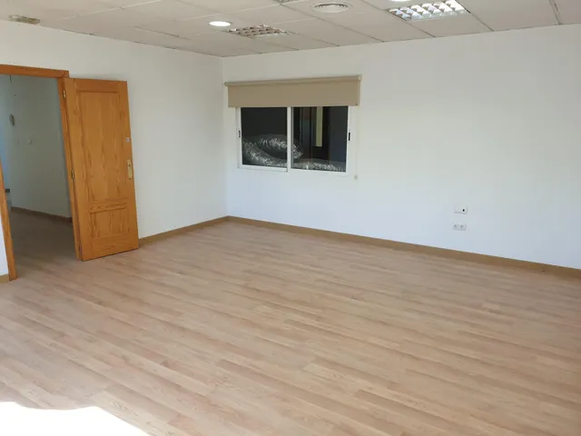 NAVE EN VENTA — 32